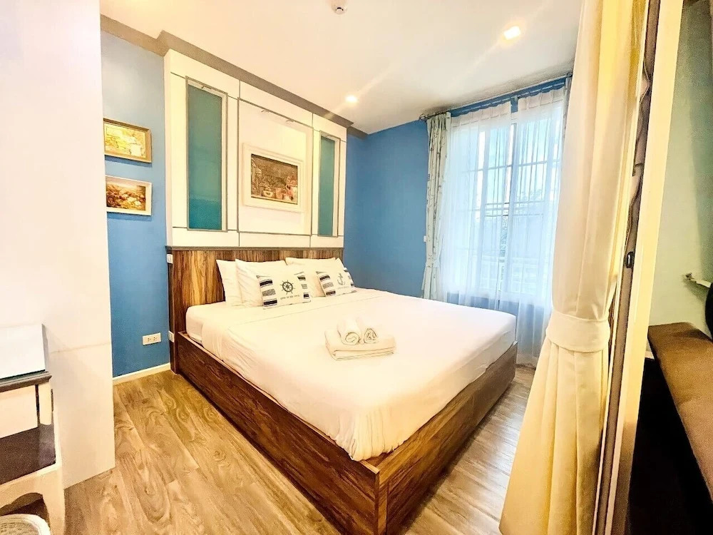 Summer Huahin Condo 2 Bedrooms Pool View Classic Room