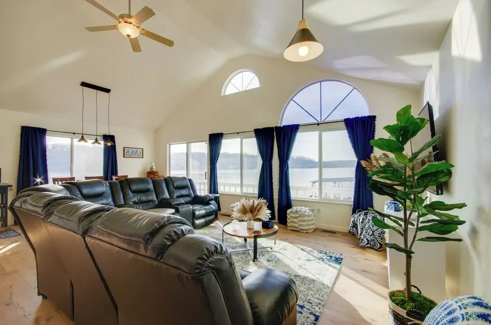 Lake View Cottage: Lake Ozarks Getaway