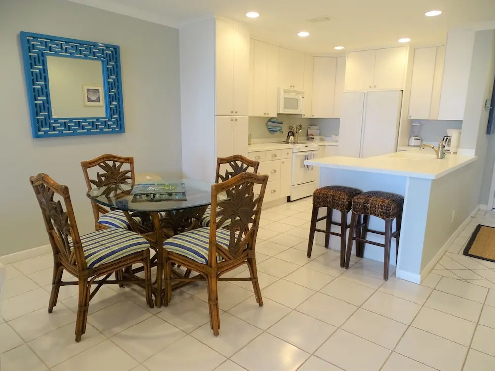 Sunset Royale 314 2 Bedrooms 2 Bathrooms Apts