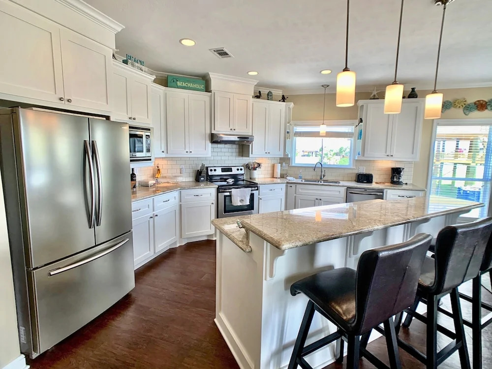 A Hop, A Skip And A Splash 3 Bedroom Home