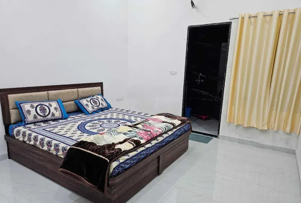 Hotel Virat palace Khatoo