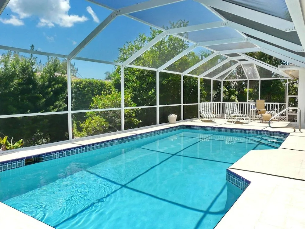 Inviting, Quiet Home in With Pool and Steps to Beach