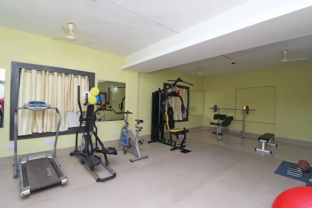 Capital O 30565 Pabitra Royal Regency