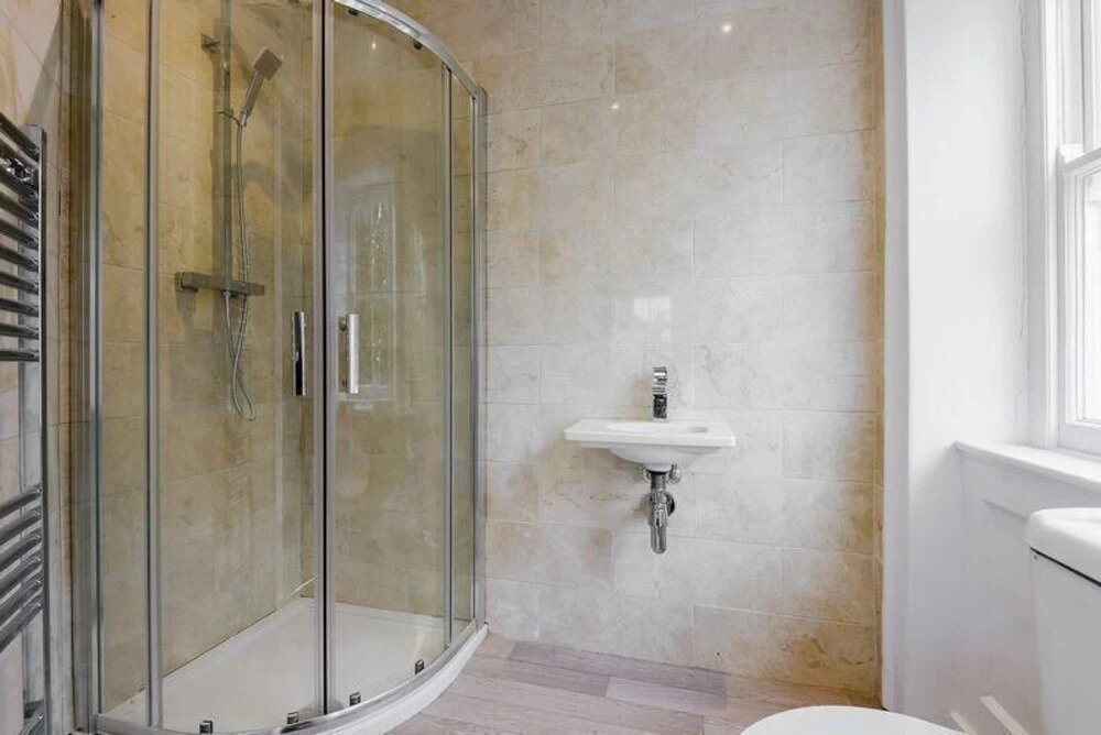 Luxury Listed Townhouse 350 Yds From Racecourse