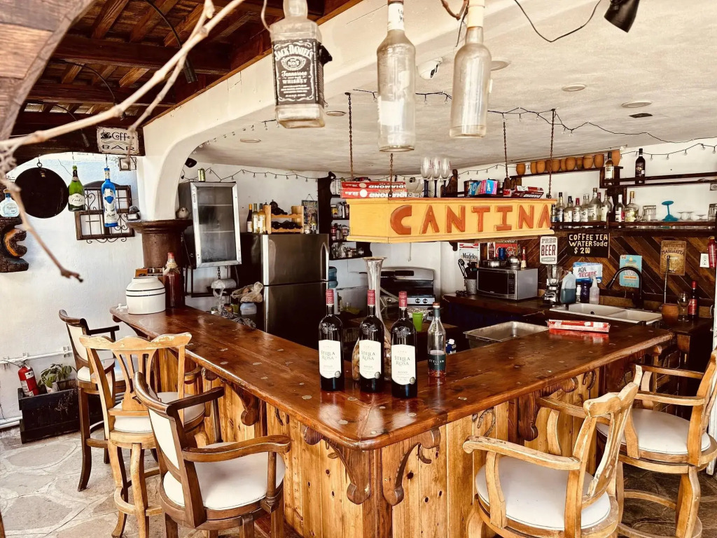Casa Playa Baja