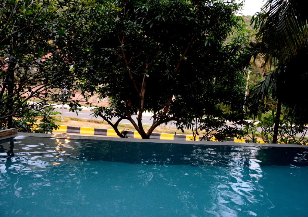 Tropical Hill Kep