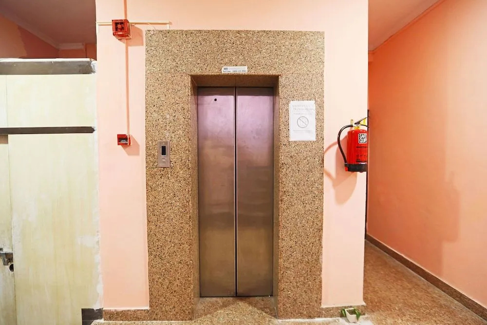 OYO 62899 Avni Residency