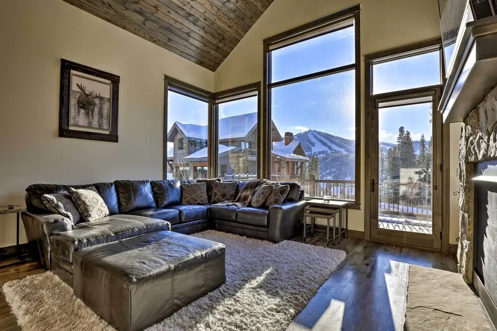 Ideally Located Winter Park Townhouse w/ Hot Tub!
