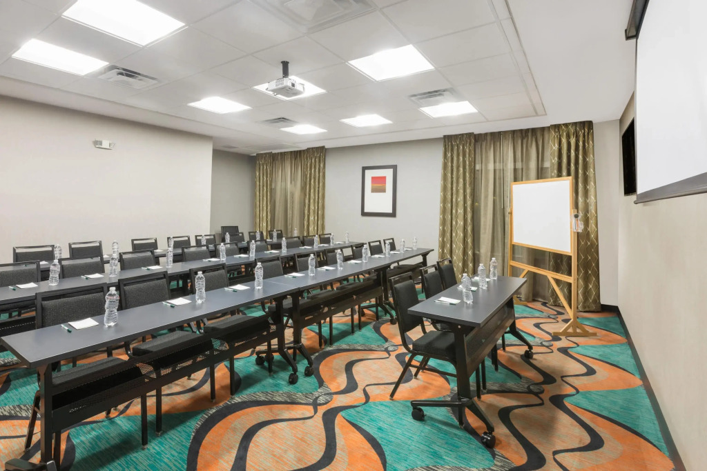 Wingate by Wyndham Lubbock