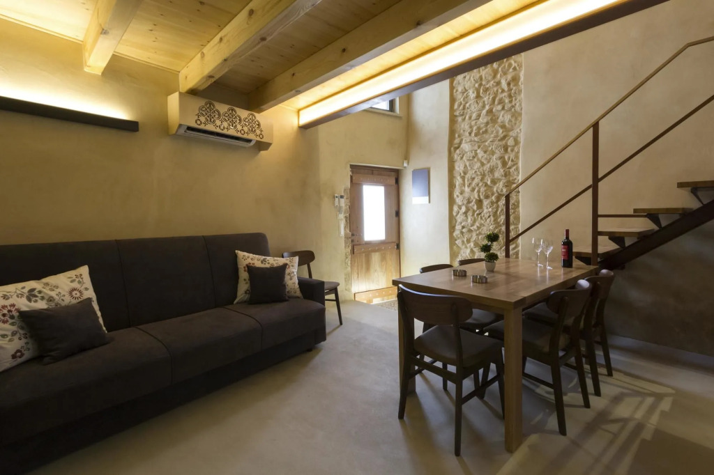 Evans House II One Bedroom Maisonette
