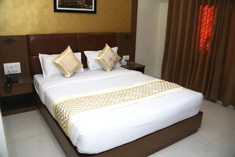 Deluxe Inn