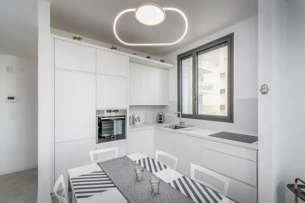 Kerem Hateimanim Area-3 BR with Balcony