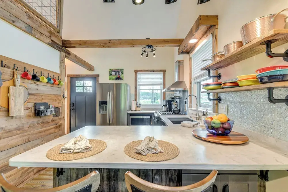 Historic Charm + Modern Luxury: 6 Mi to Stowe Mtn