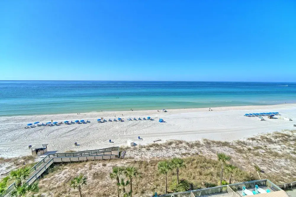 Amazing Tropical Condo with Complimentary Beach Chairs and Umbrellas - Unit 0706 by RedAwning