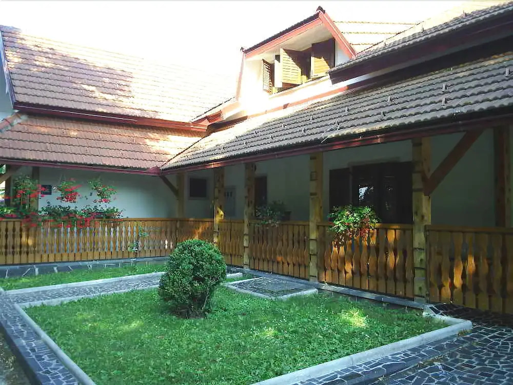 House Giga