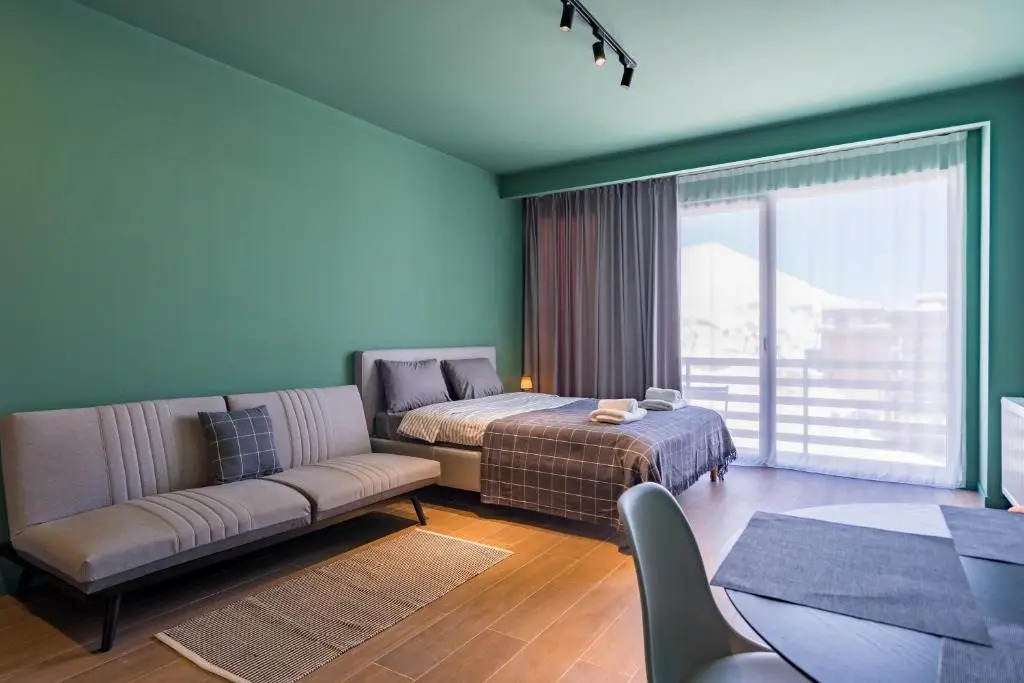 Gudauri Roshka Apt #412