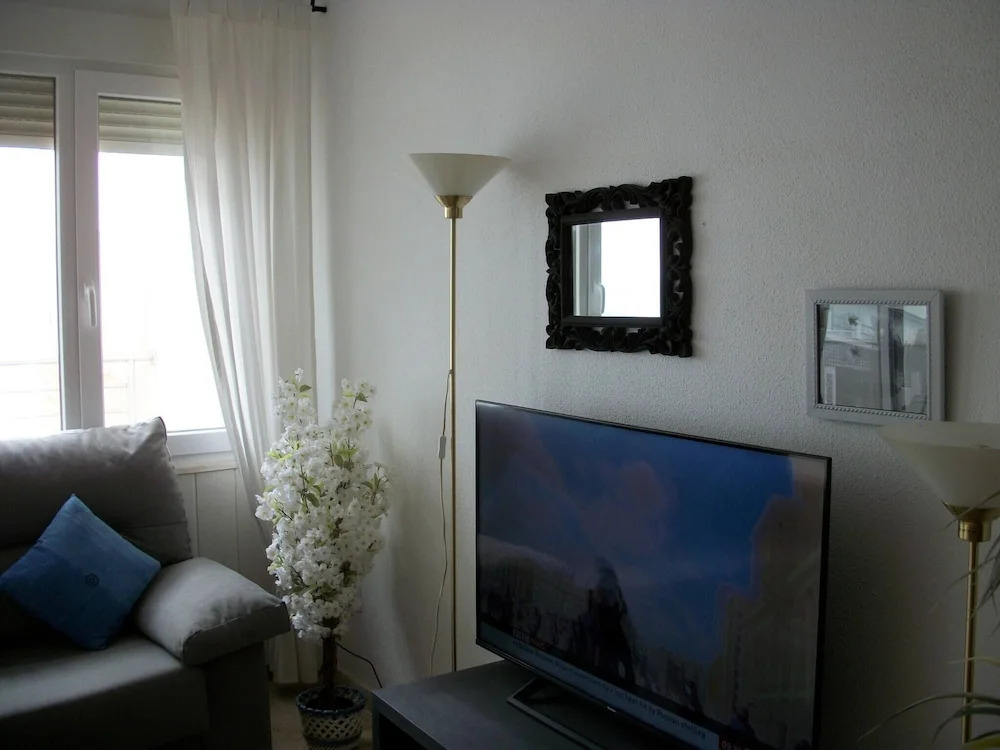 1 Bedroom Penthouse On Front Line Of The Beach