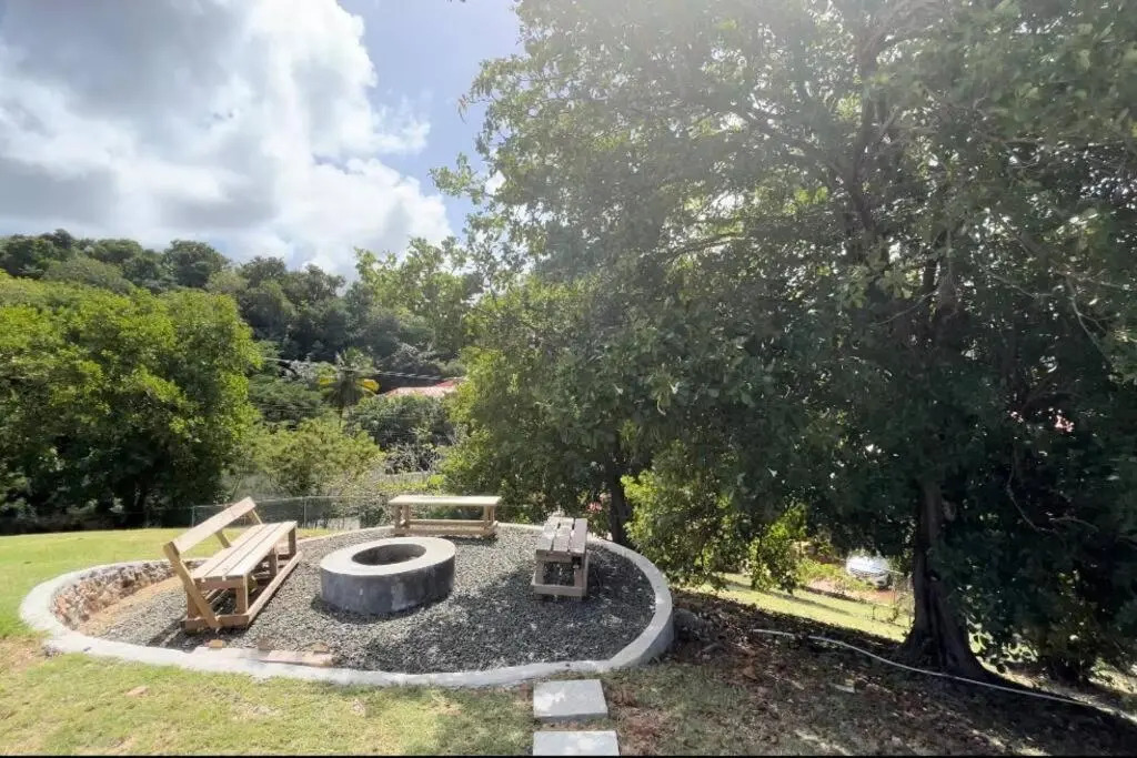 Luxury 5BD Villa - Massive Pool & Outdoor Vibe