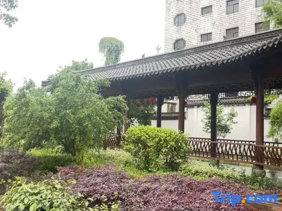 Xanadu Hotel In Yi County