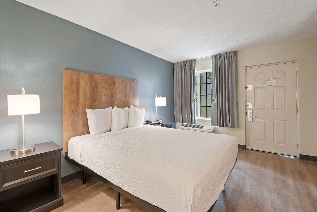 Extended Stay America Suites - Miami - Airport - Blue Lagoon