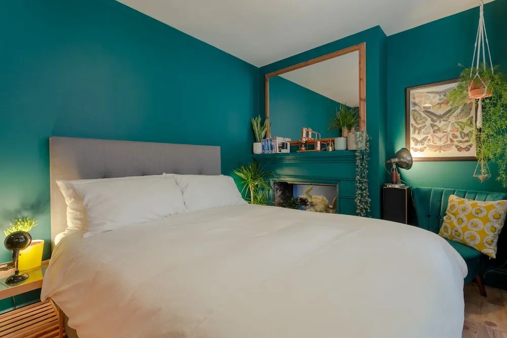Modern 2 Bedroom Garden Apartment in West Hampstead