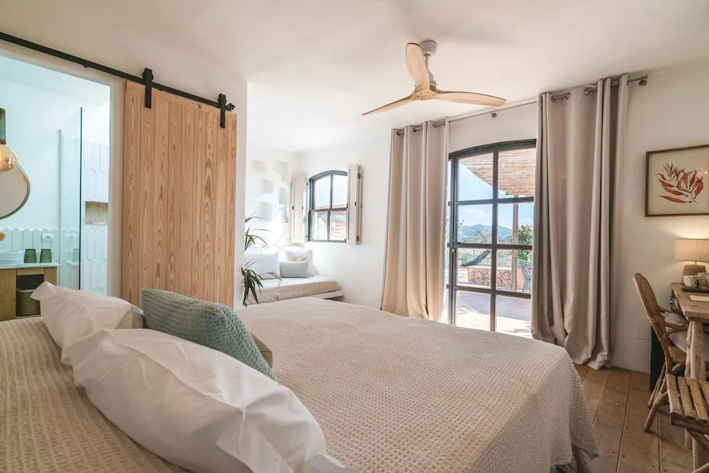 Es Cucons Rural Hotel