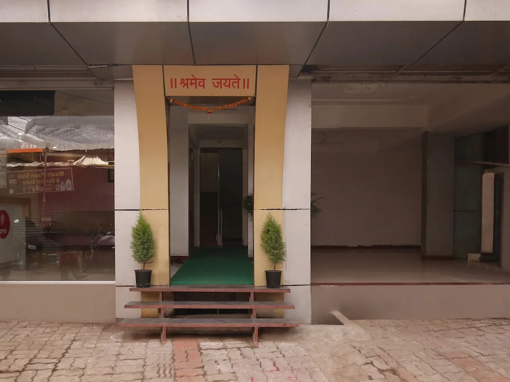 OYO 22672 Hotel Sai Bhushan
