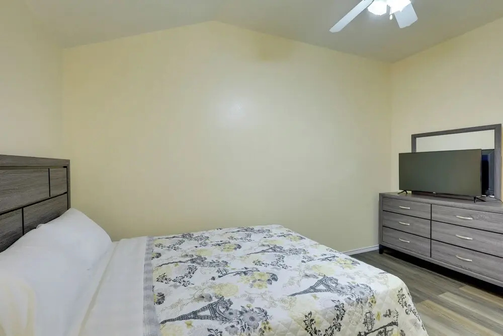 5 Mi to Fort Hood Shopping: Quiet Killeen Townhome