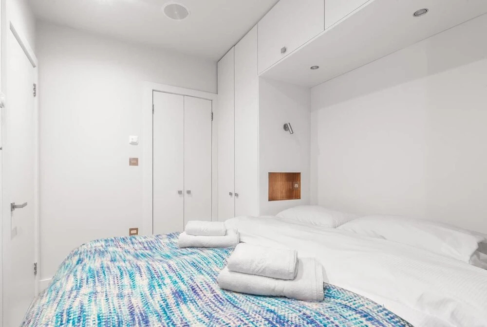 Lovely 1BR Home by River Thames! 2 Guests