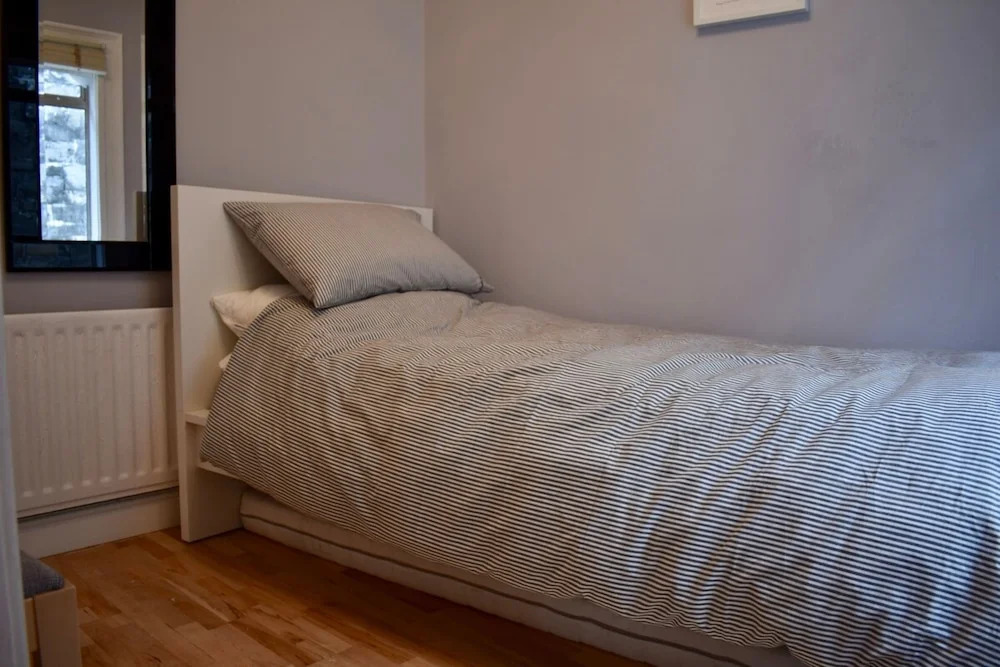 Charming 2 Bedroom Cottage in Central Location