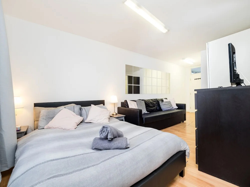Top Floor Compact Apartment Notting Hill