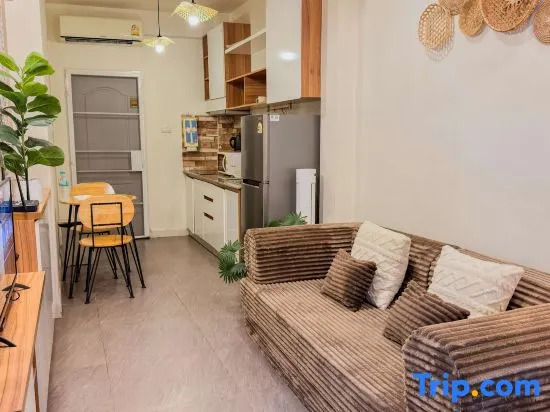 No.2 Tiny Townhome Near Saturday Night Market