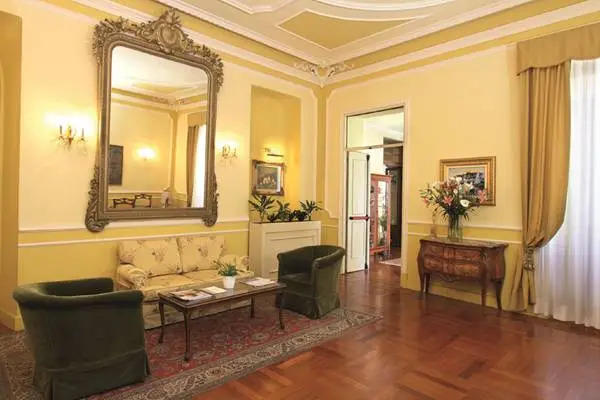 Hotel Paradiso
