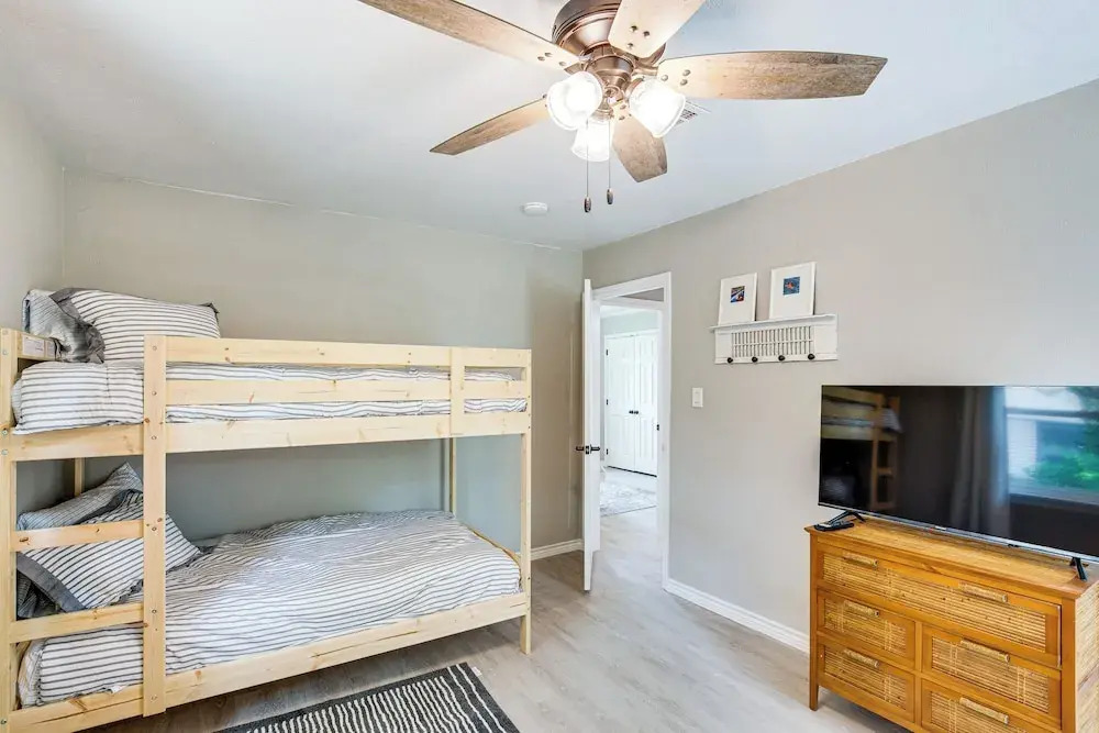 Walk to Lewisville Lake: Dog-friendly Texas Home