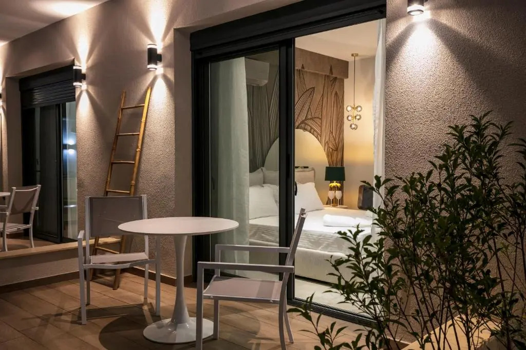 B&D Luxury Suites