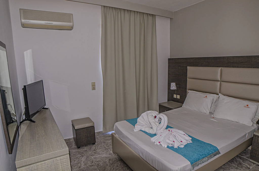 Sunshine Hotel and Apartments