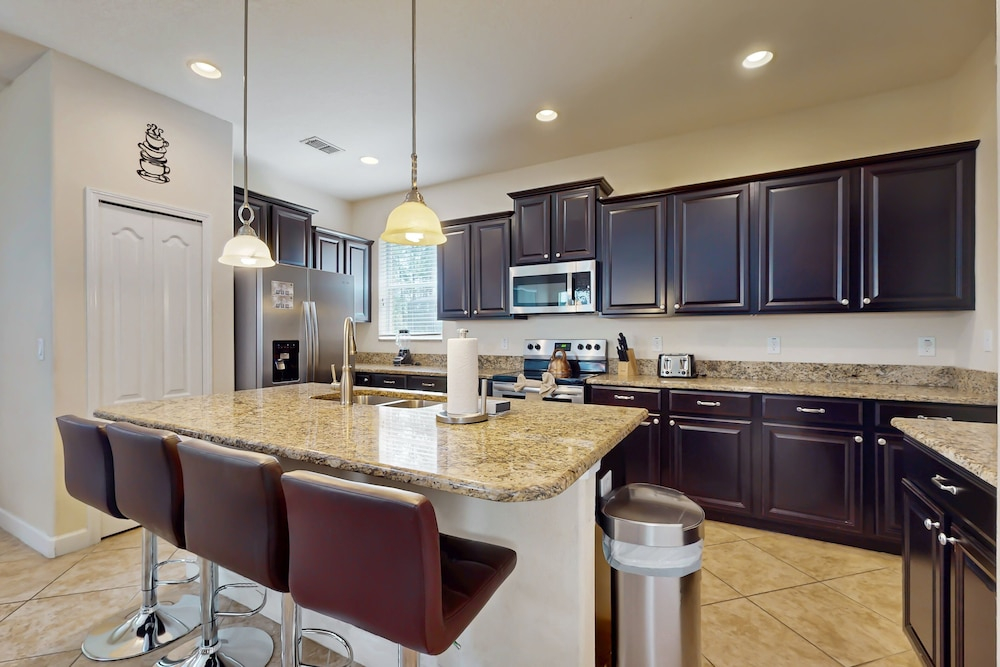 Dog-friendly Home With Private Pool, High-speed Wifi, Central AC, & Washer/dryer