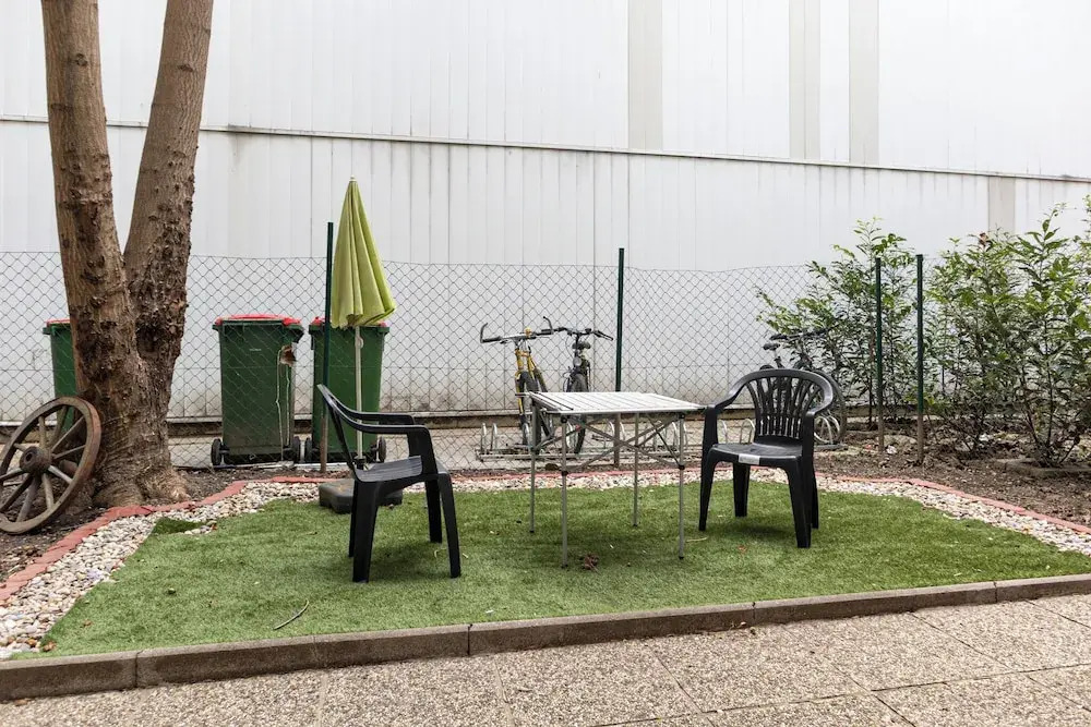 Welcoming 3BR Apt Steps From Belvedere