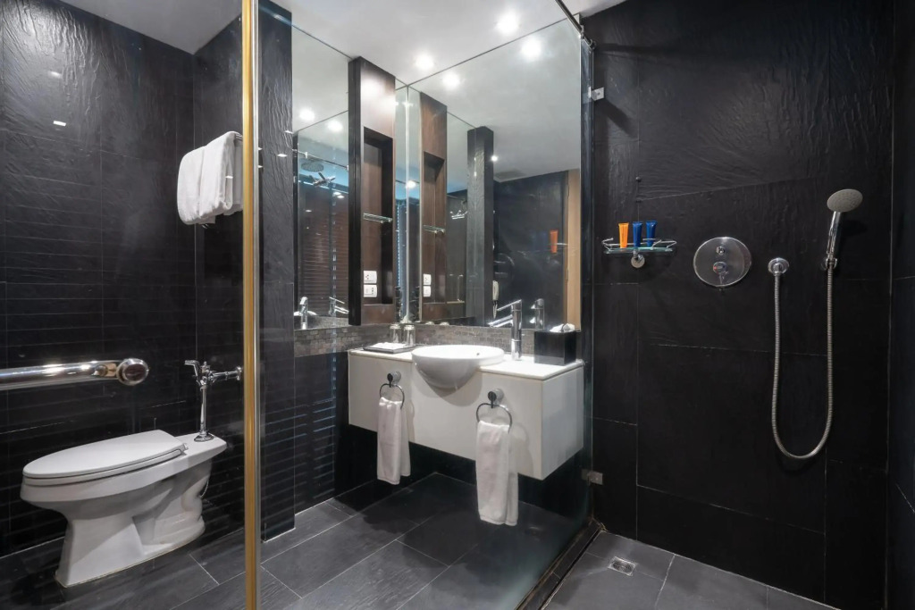 VIC 3 Bangkok Hotel
