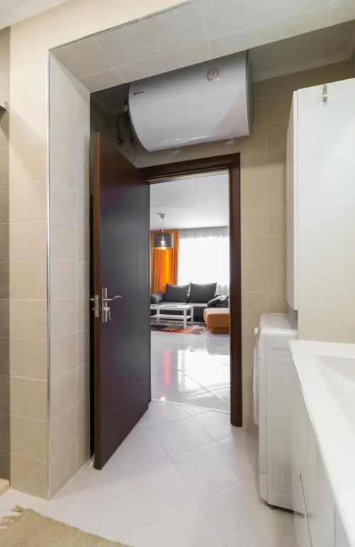 Pop your C-O-L-O-R-S - Funky and Modern 1BDR. Apt.