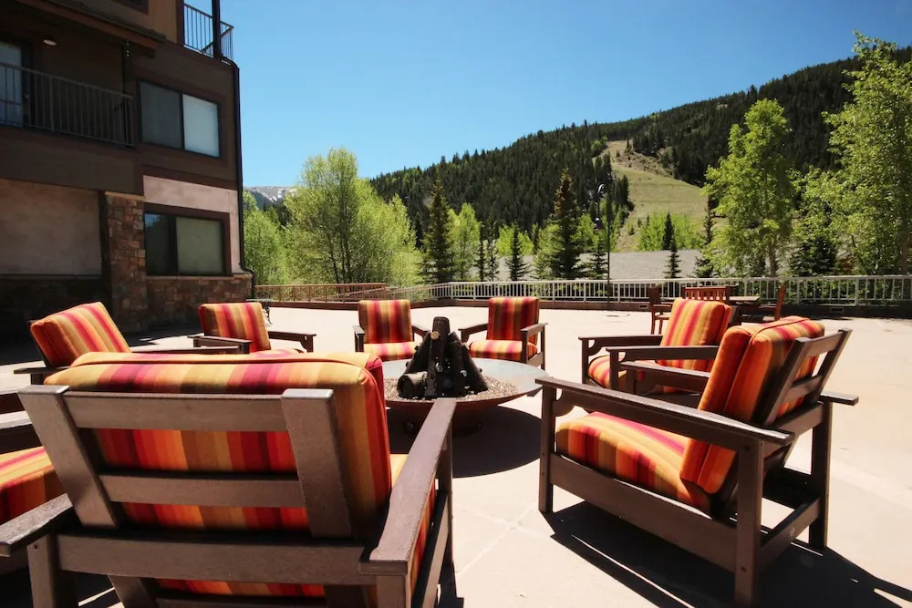 Slopeside 2757