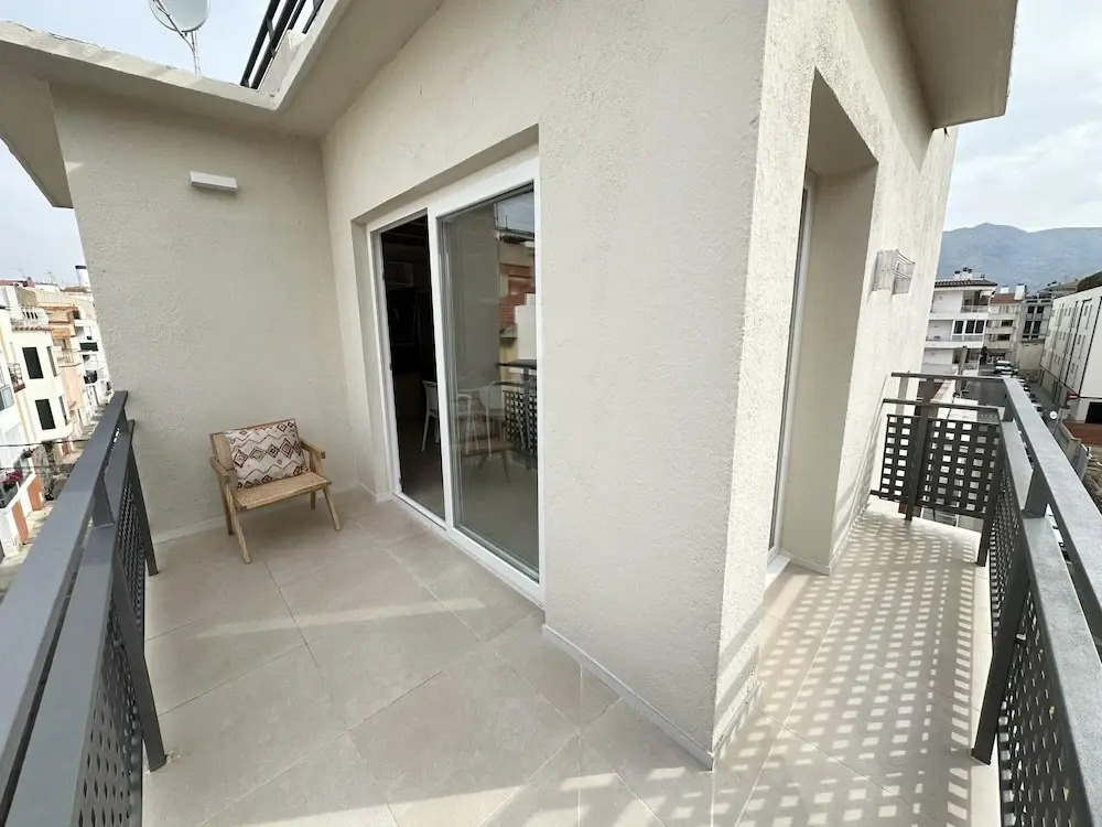 Arago 273 in Roses With 2 Bedrooms and 2 Bathrooms