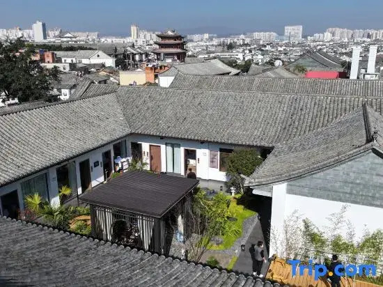 Jianshui Past and Present Courtyard Hotel