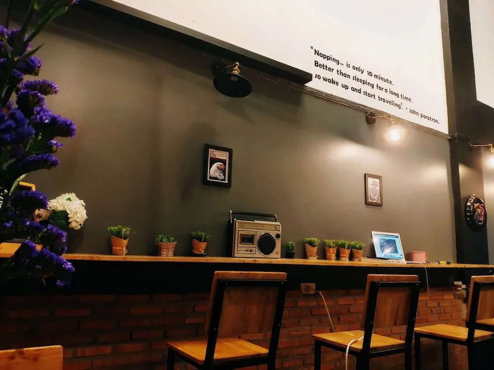 Znap's hostel and Café