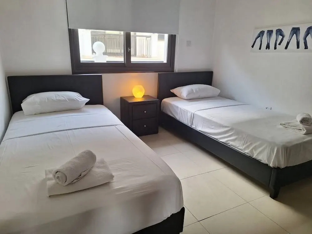 Paramount Gardens Resorts D204