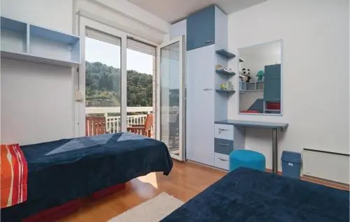 Three-Bedroom Apartment in Pucisce