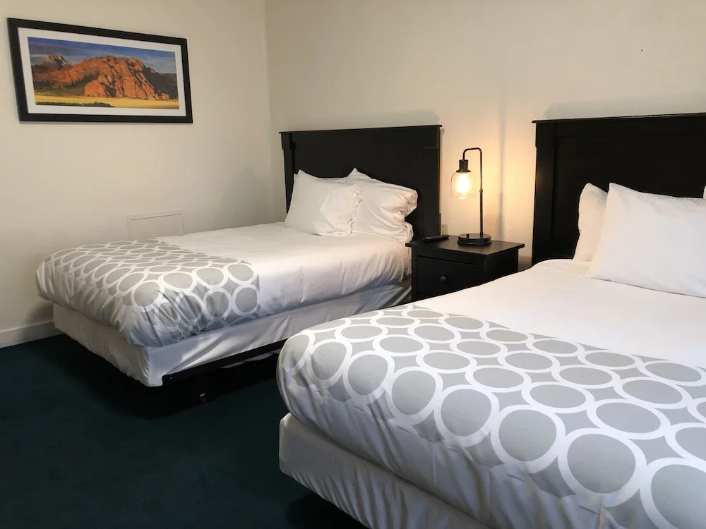 The Carlton Hotel