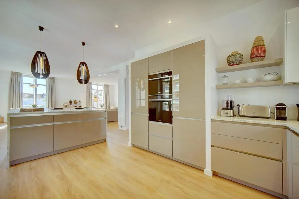 IMMOGROOM - Magnificent 180m duplex apartment - Parking - Air conditioning