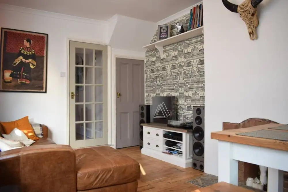 Quiet 1 Bedroom Home in South London