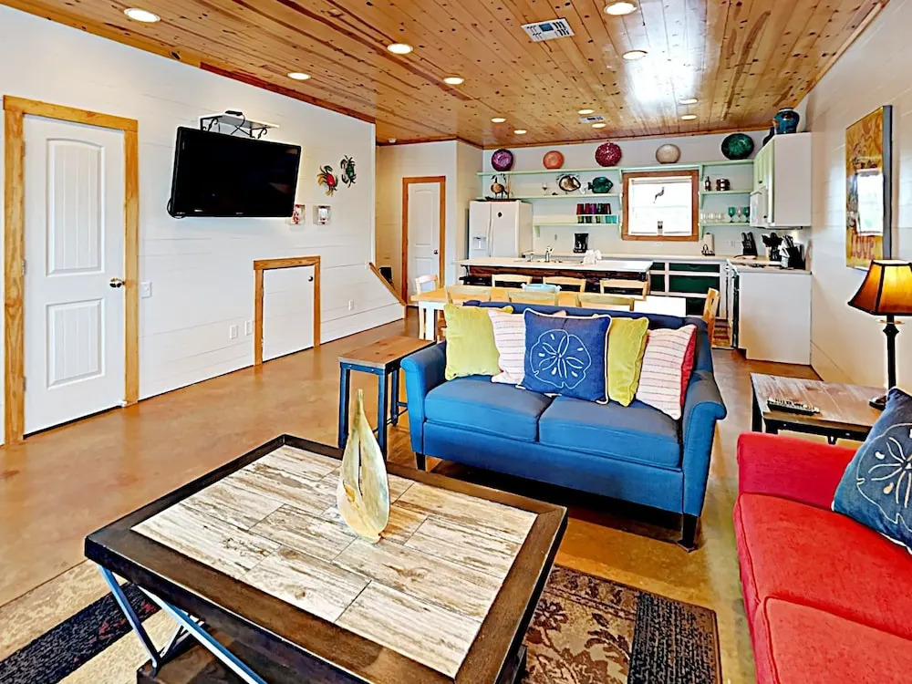 The Commons #102 - Three Bedroom Townhome